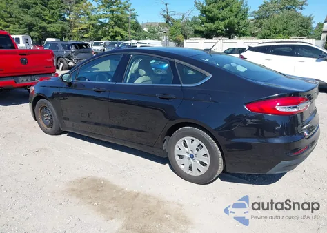 2019 Ford Fusion S z USA, uszkodzony, nr VIN 3FA6P0G73KR163629
